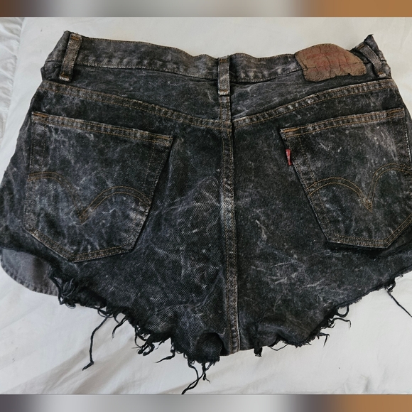 Vintage Levi's cutoff high waisted shorts - Picture 2 of 4